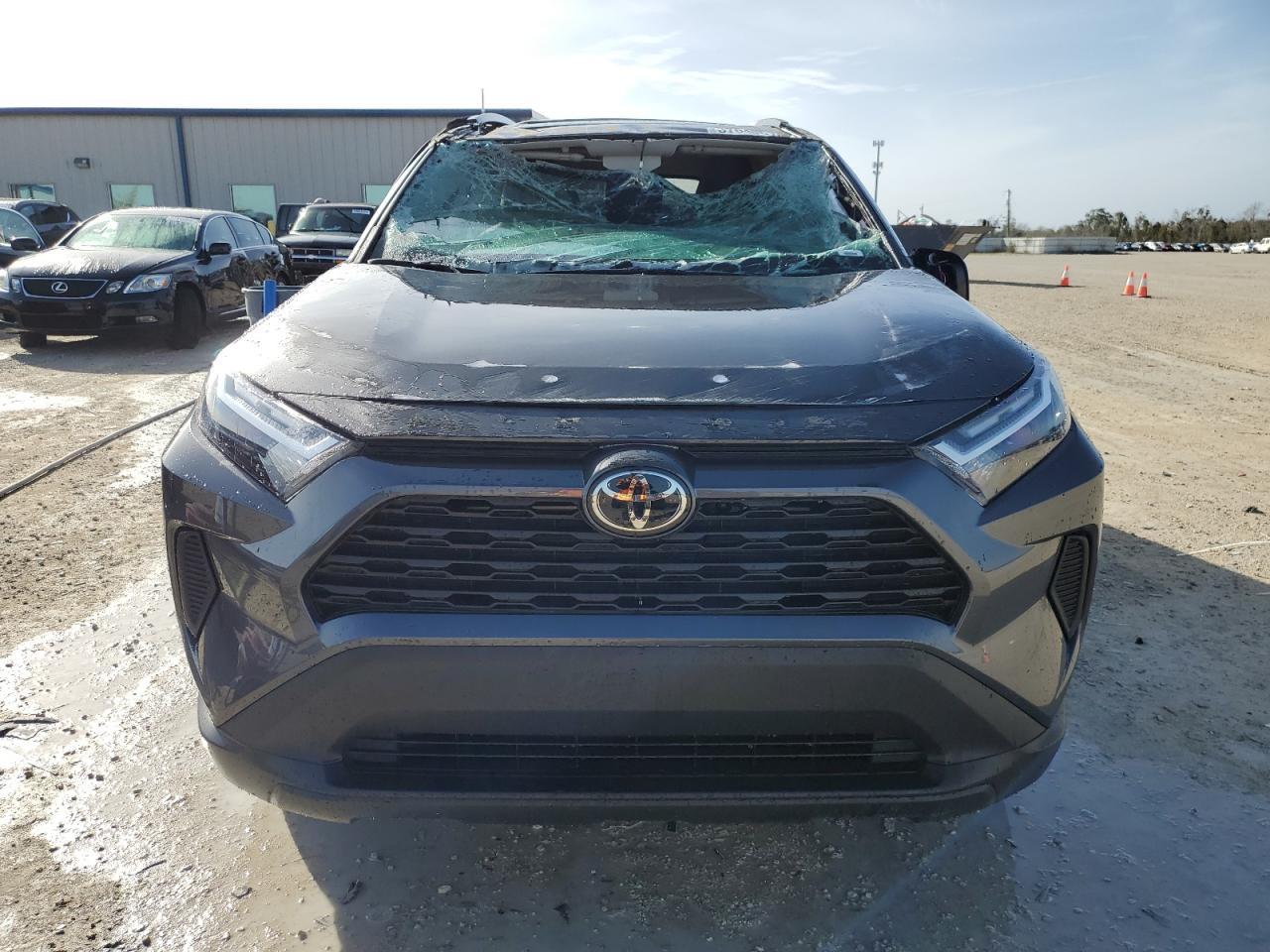 2022 TOYOTA RAV4 XLE - Фото 5