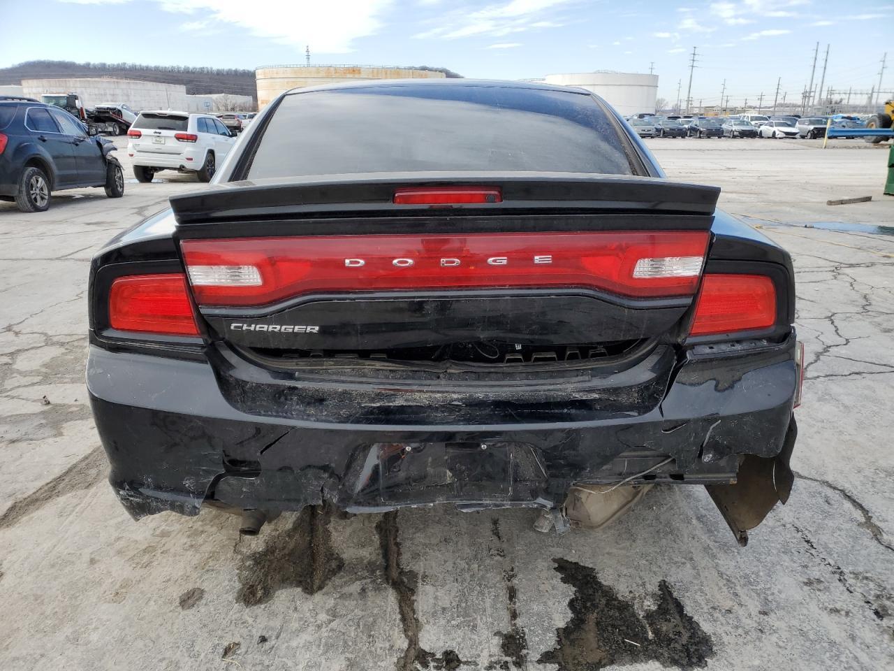 2013 DODGE CHARGER SE - Фото 6
