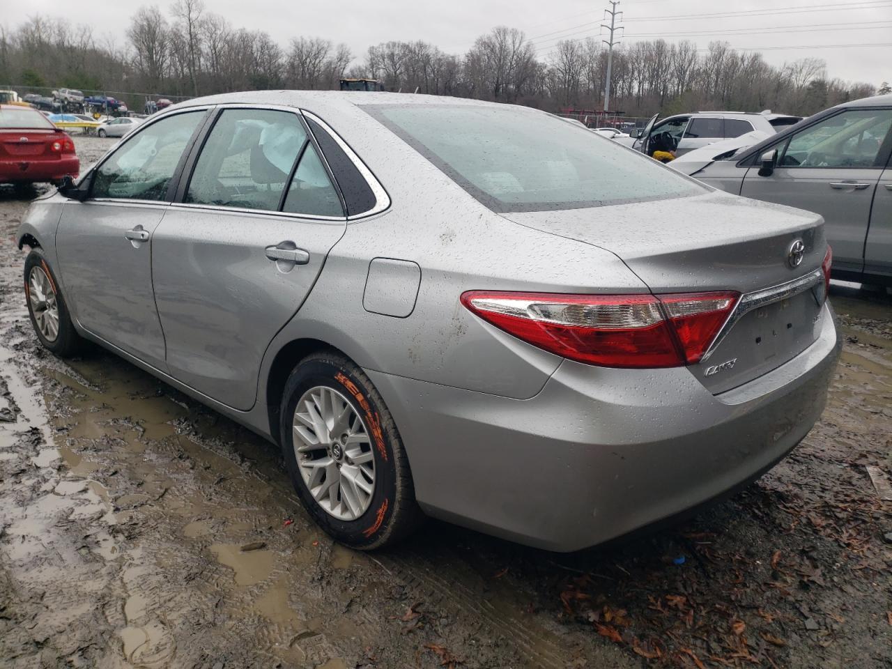 2017 TOYOTA CAMRY LE - Фото 2