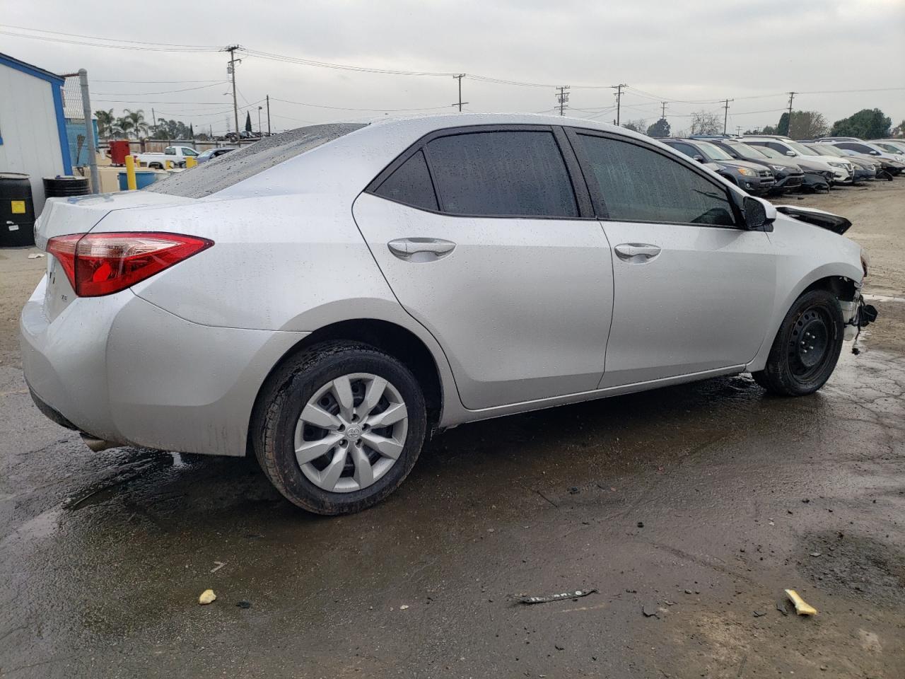 2019 TOYOTA COROLLA L - Фото 3