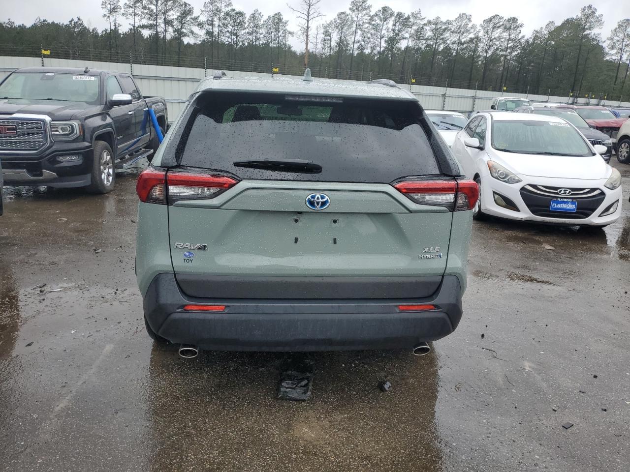 2022 TOYOTA RAV4 XLE - Image 6