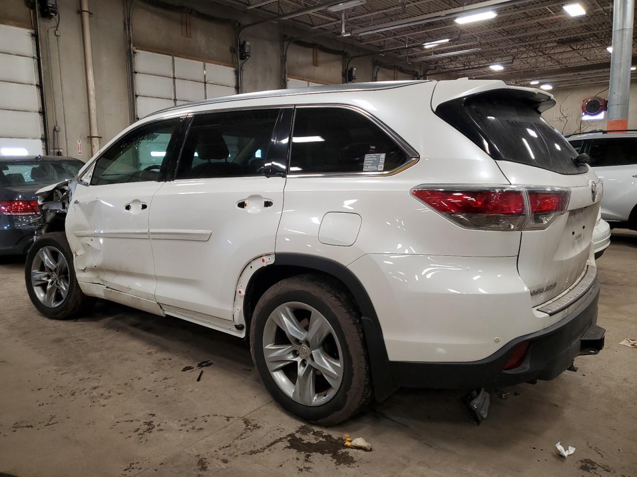 2015 TOYOTA HIGHLANDER - Image 2