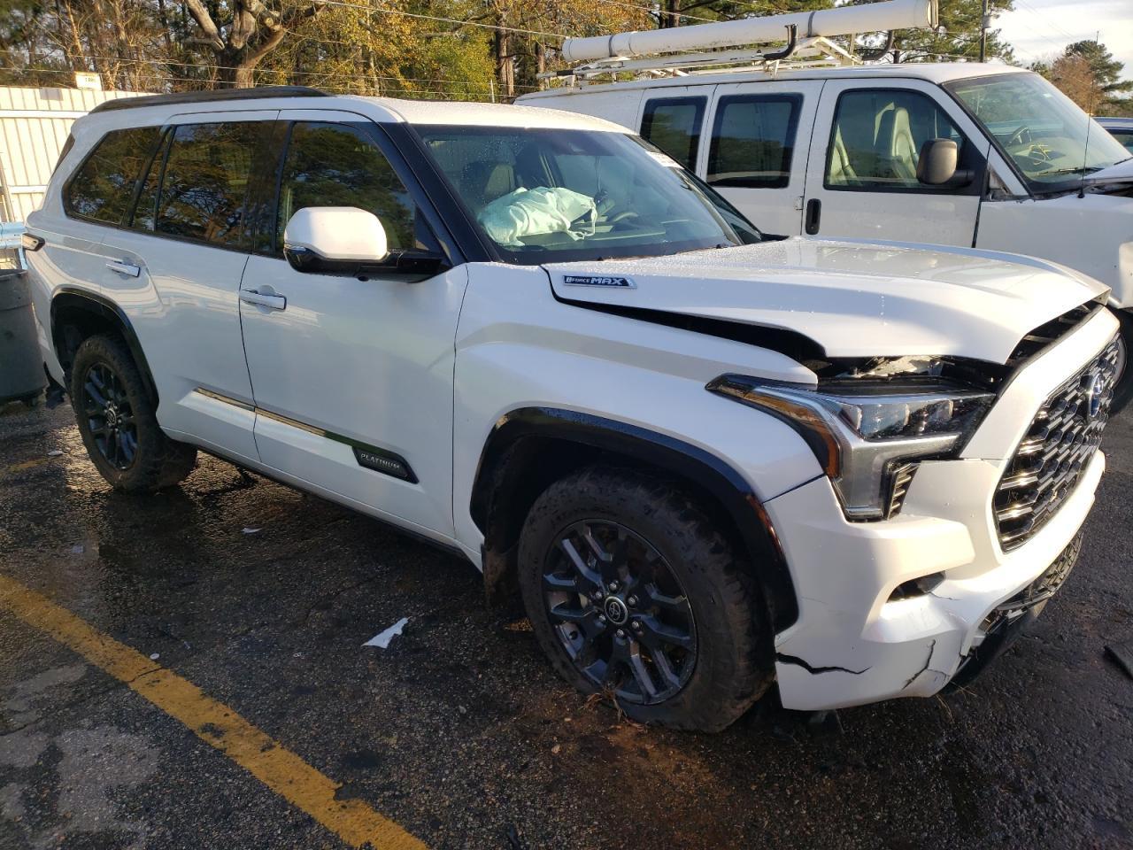 2023 TOYOTA SEQUOIA SR - Фото 4