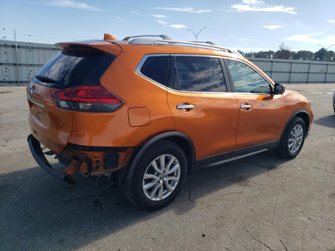 2017 NISSAN ROGUE S - Фото 3