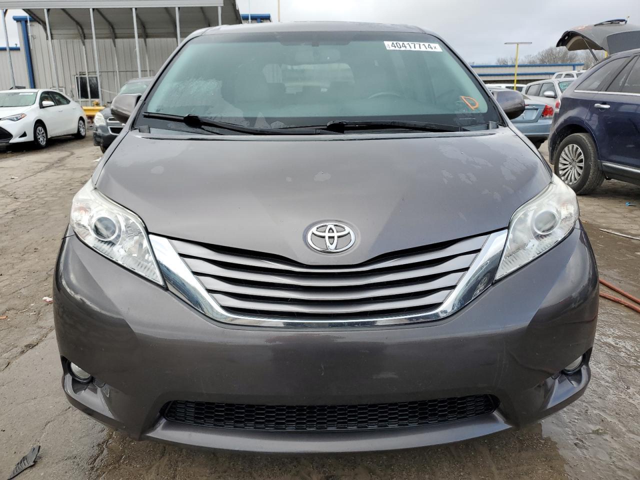 2015 TOYOTA SIENNA XLE - Фото 5