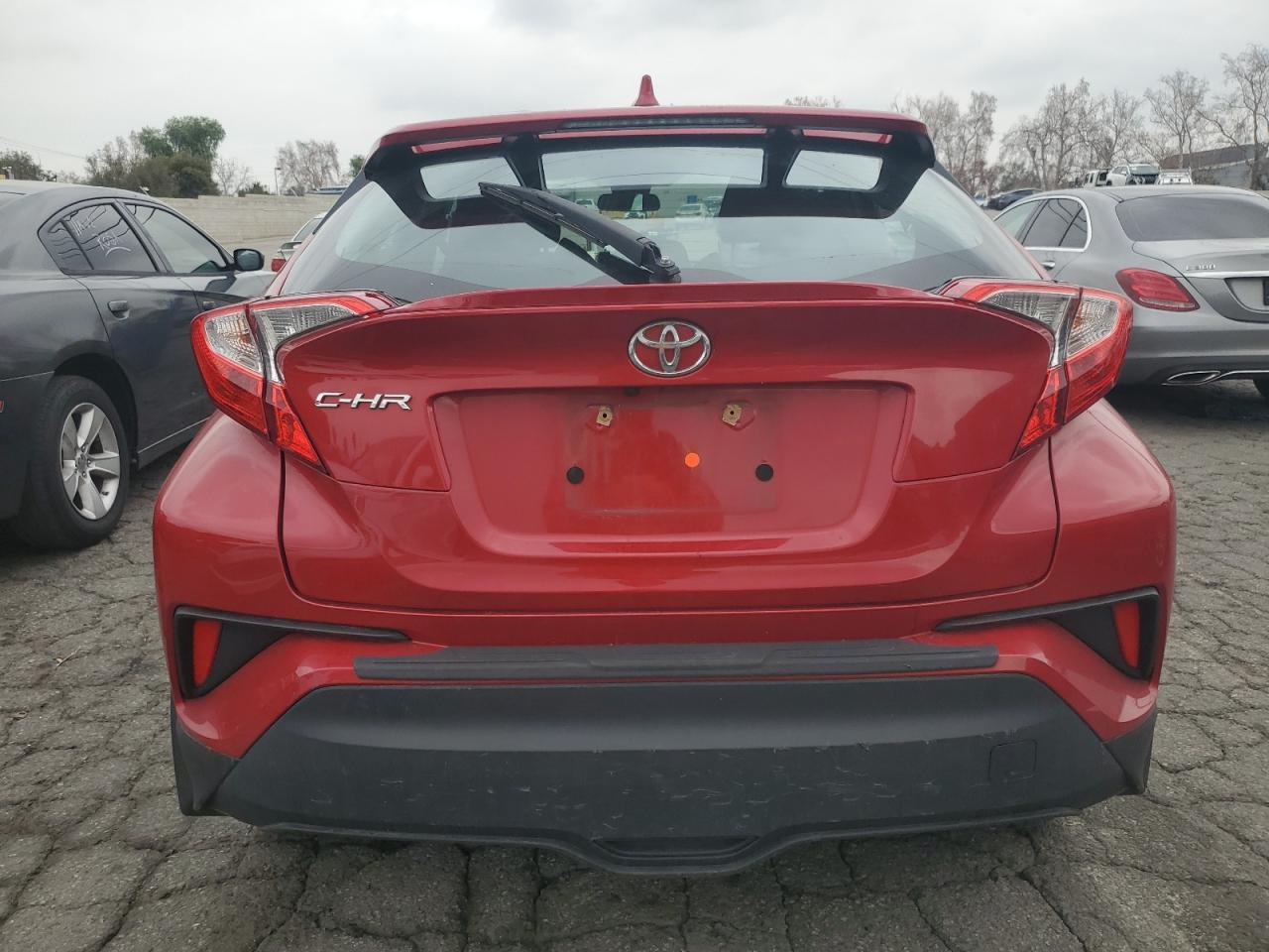 2021 TOYOTA C-HR XLE - Image 6