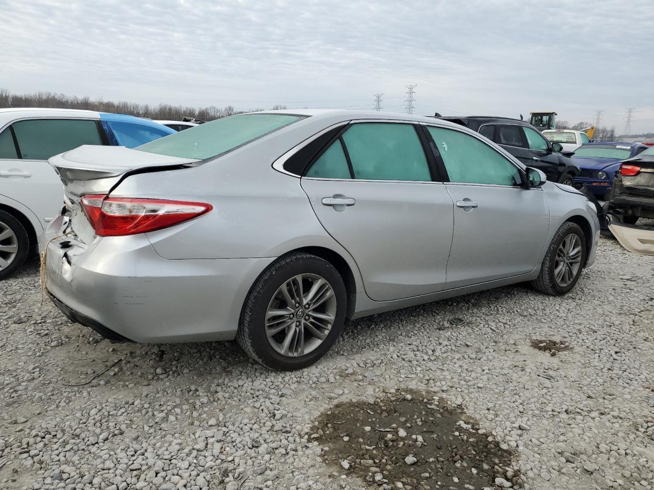 2017 TOYOTA CAMRY LE - Фото 3