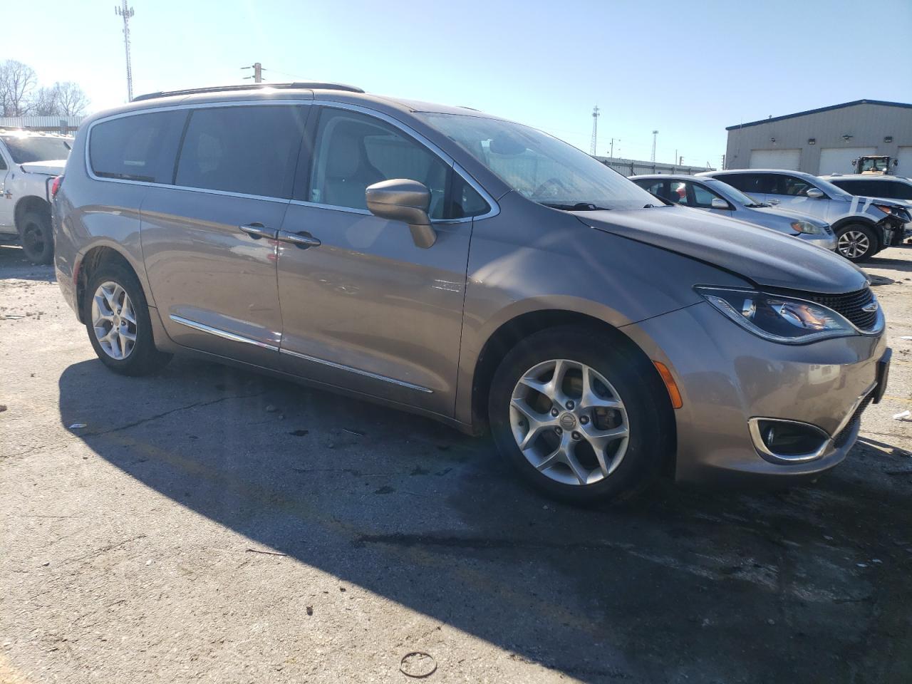 2017 CHRYSLER PACIFICA T - Image 4