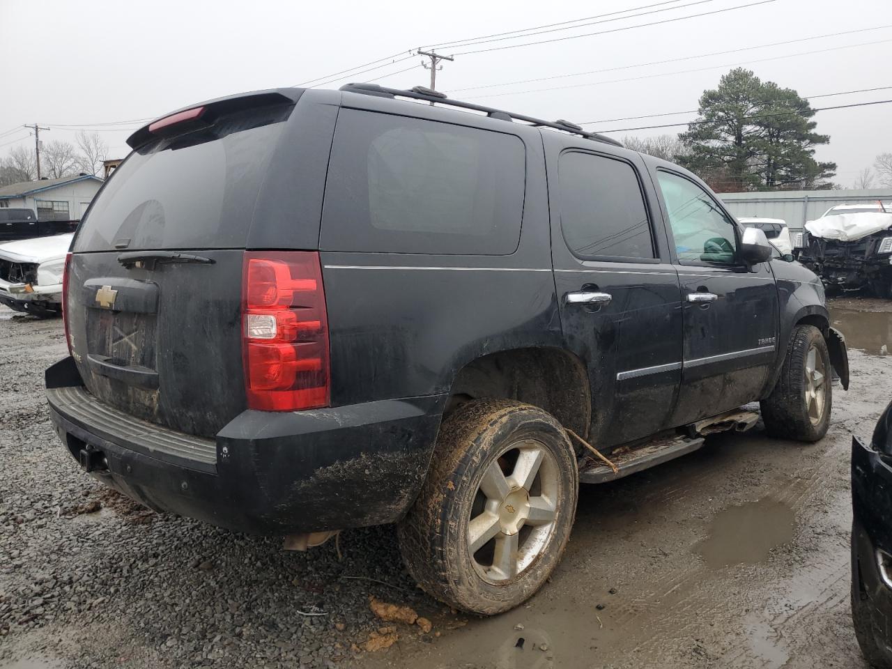 2011 CHEVROLET TAHOE K150 - Фото 3