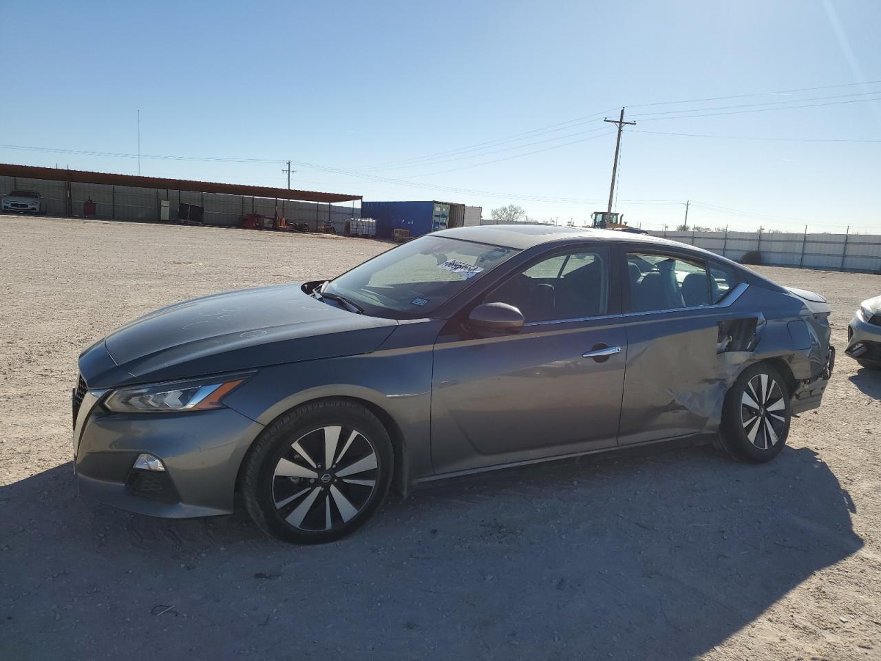 2022 NISSAN ALTIMA SV