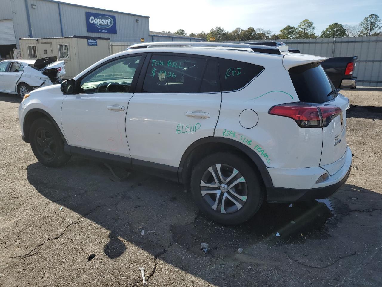 2018 TOYOTA RAV4 LE - Фото 2