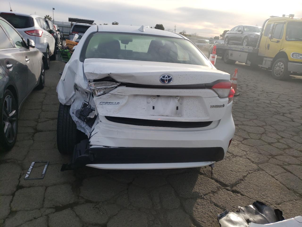 2022 TOYOTA COROLLA LE - Фото 6