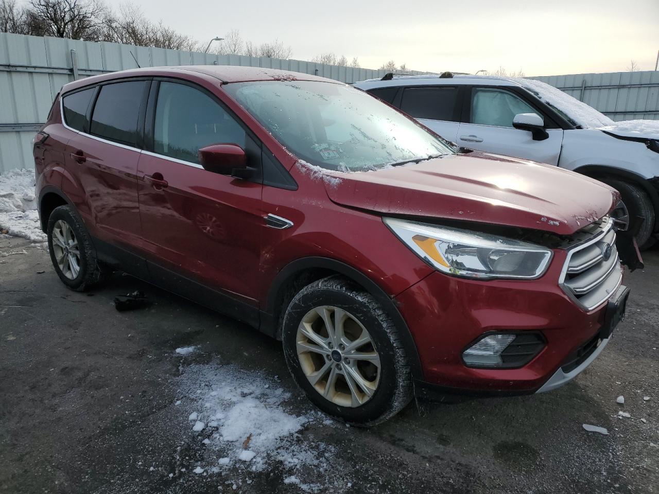2017 FORD ESCAPE SE - Image 4