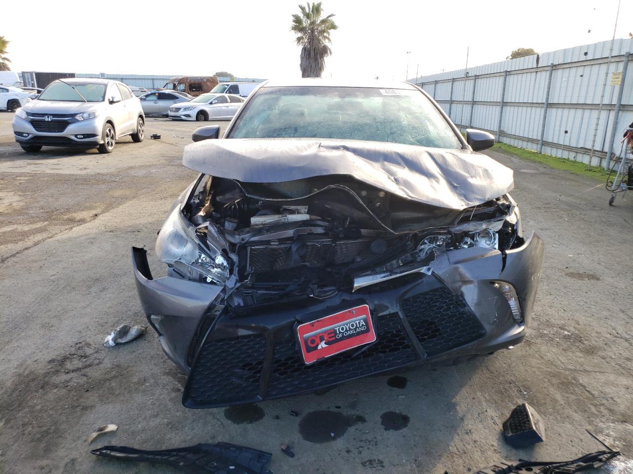 2015 TOYOTA CAMRY LE - Image 5