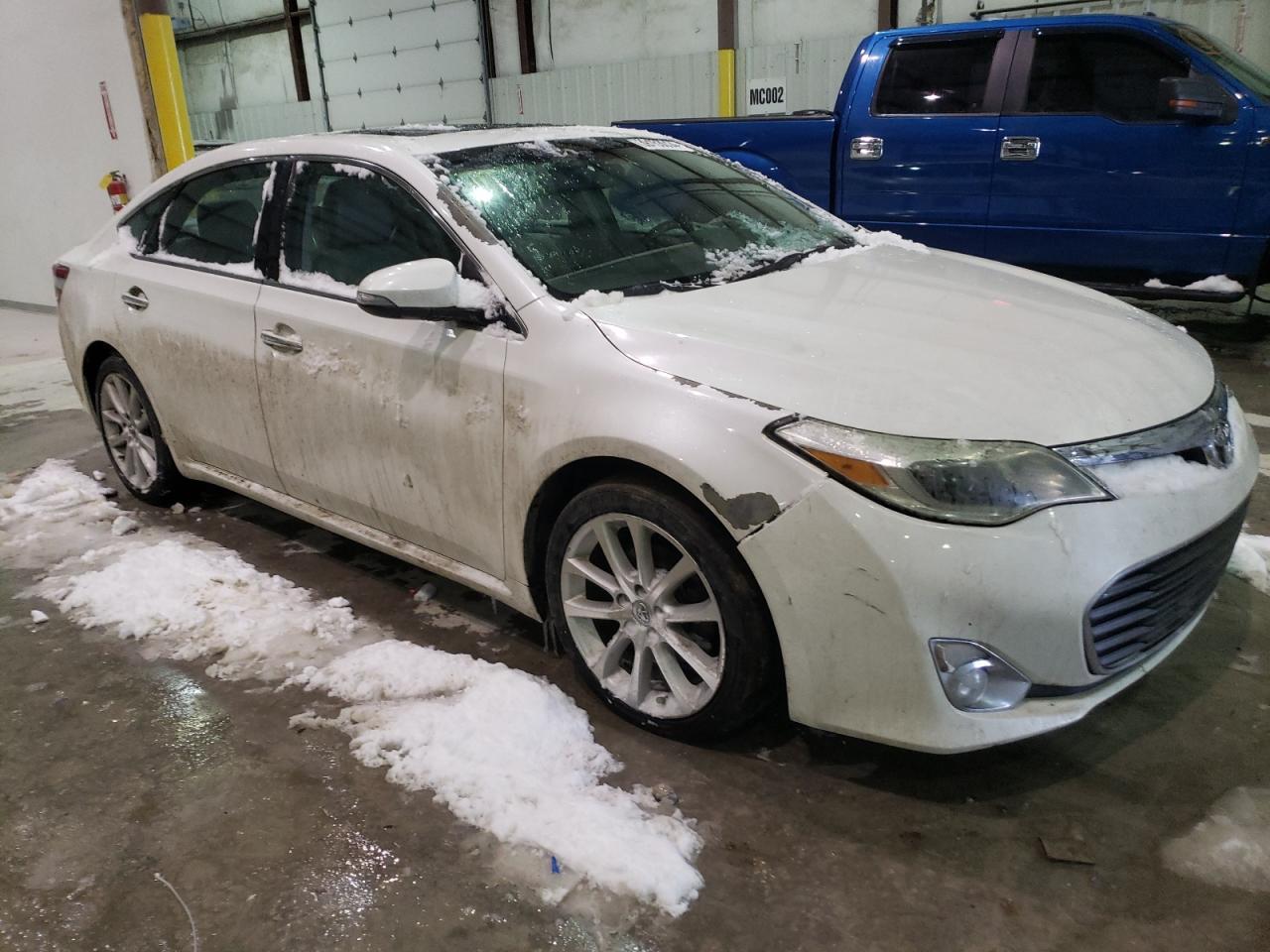 2015 TOYOTA AVALON XLE - Image 4