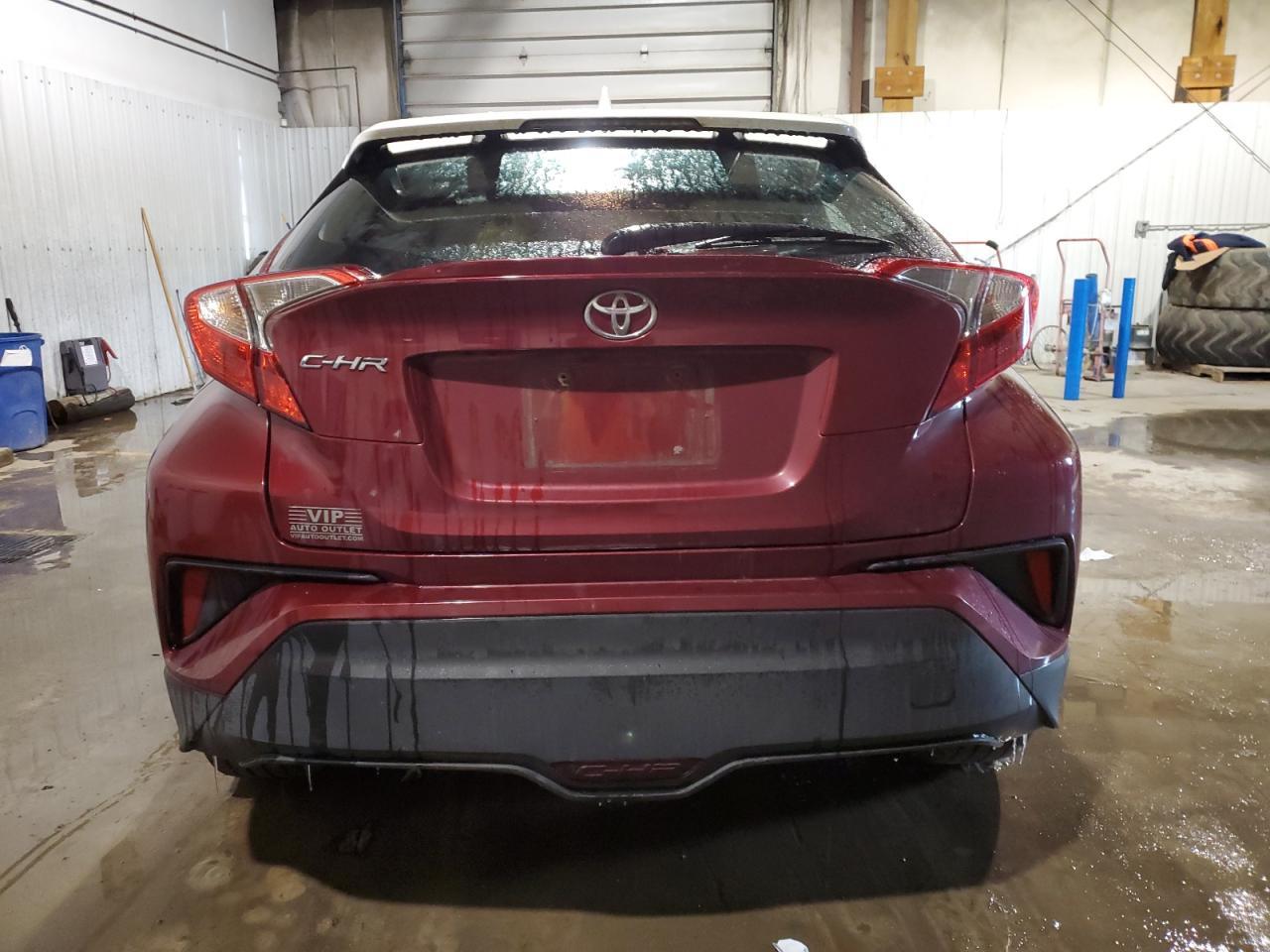 2018 TOYOTA C-HR XLE - Фото 6