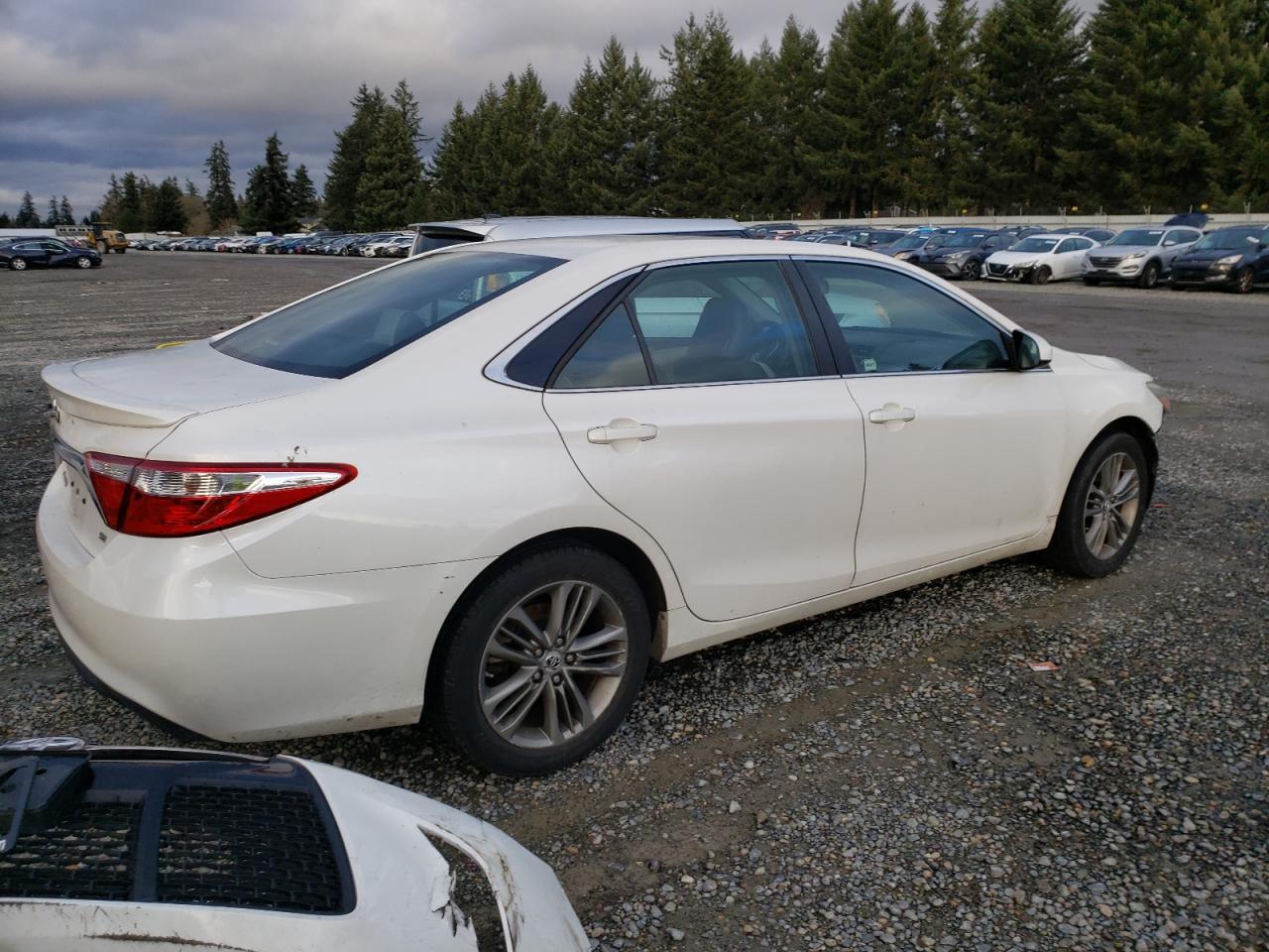 2015 TOYOTA CAMRY LE - Image 3