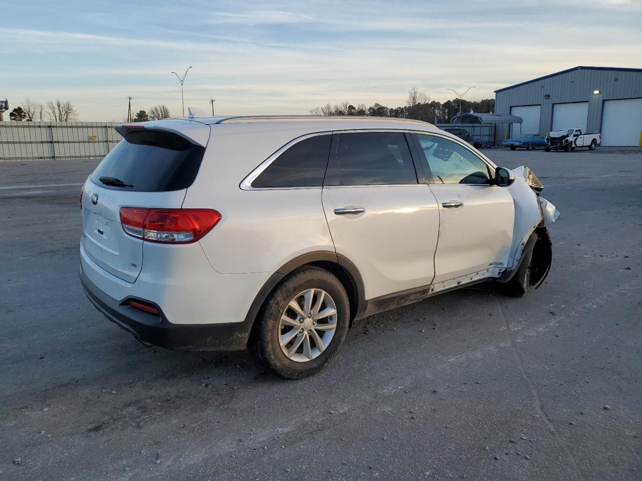 2016 KIA SORENTO LX - Image 3