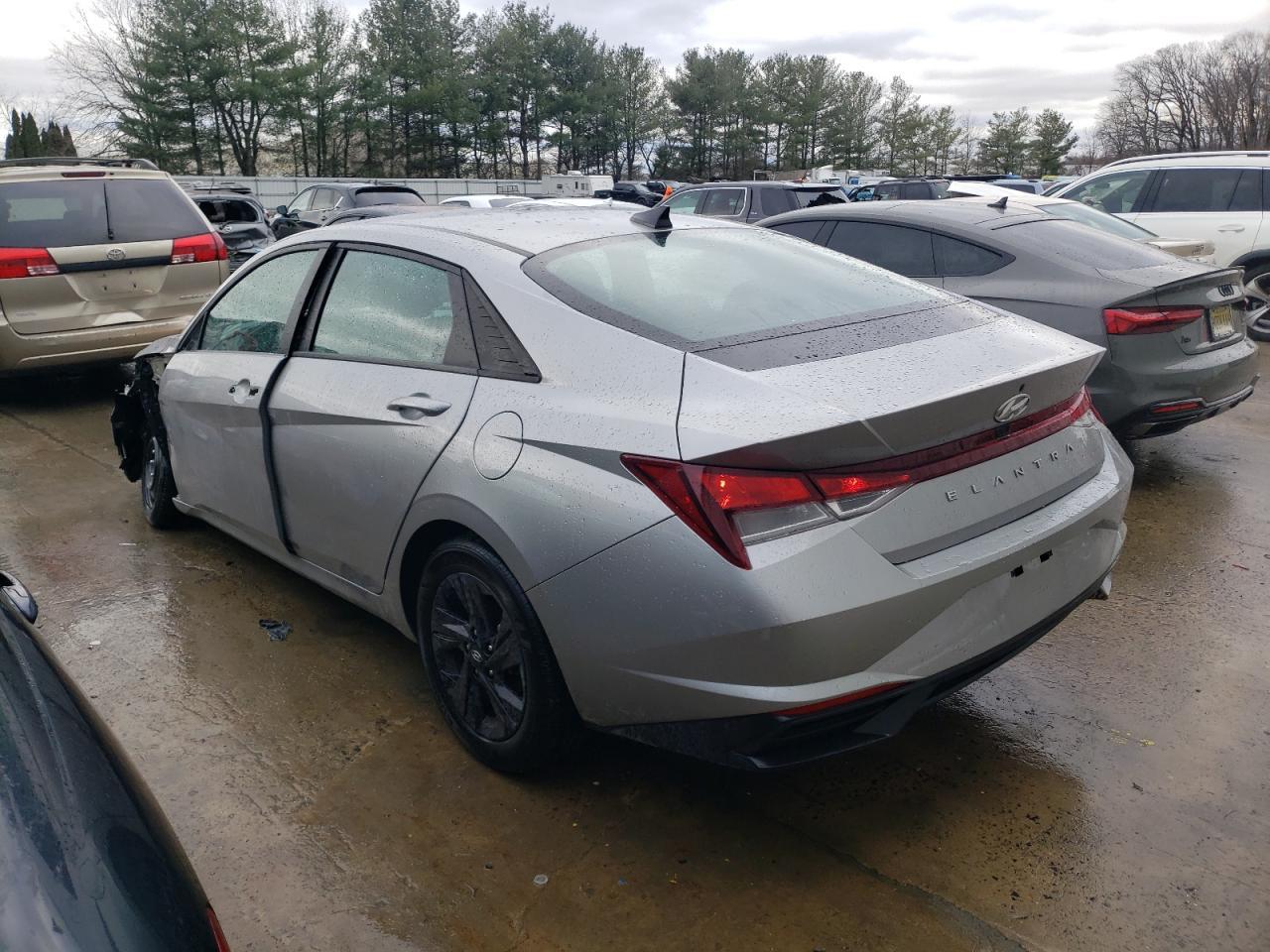 2022 HYUNDAI ELANTRA SE - Фото 2