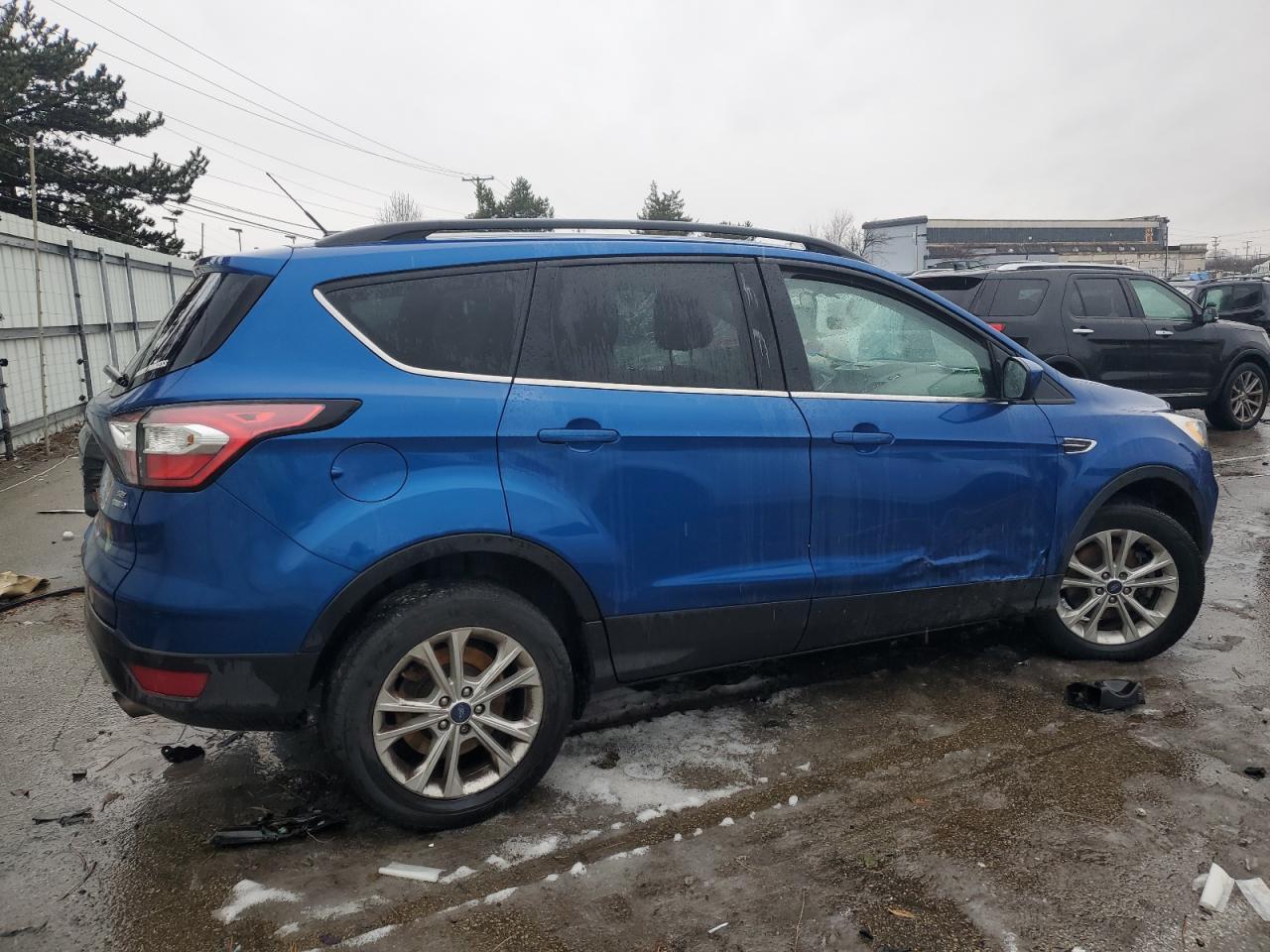 2017 FORD ESCAPE SE - Фото 3