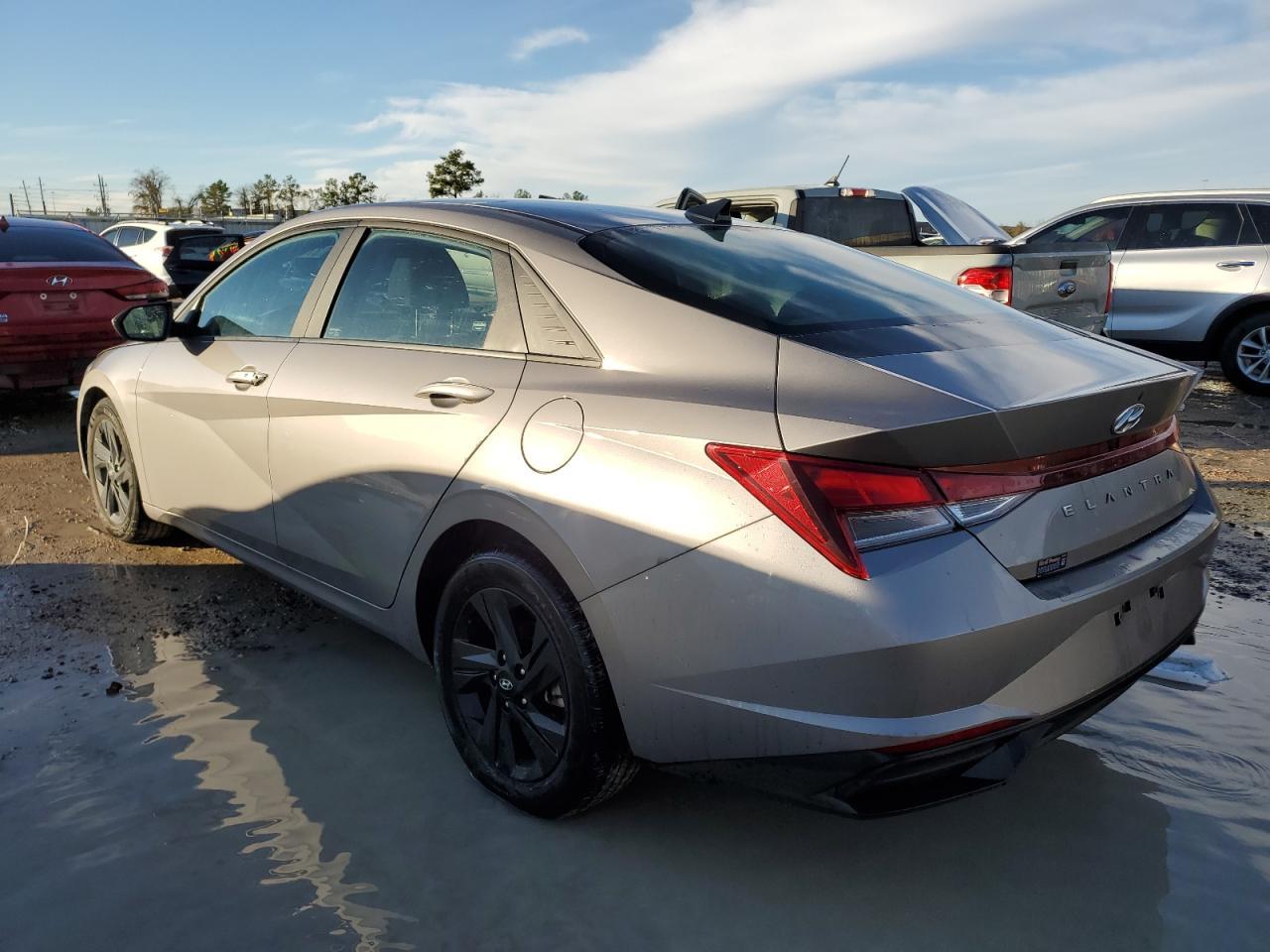 2023 HYUNDAI ELANTRA SE - Image 2