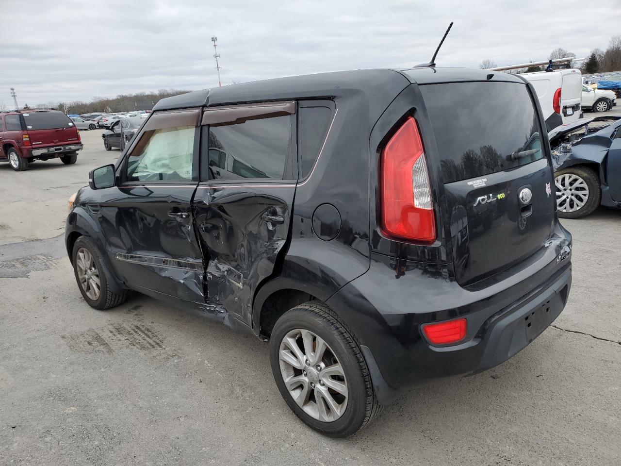 2013 KIA SOUL + - Image 2