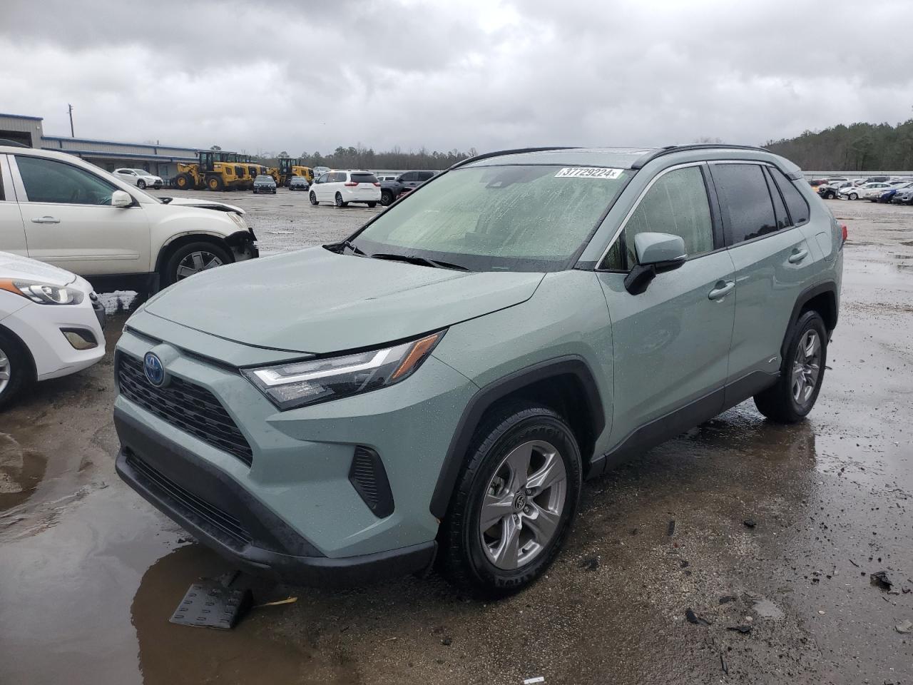 2022 TOYOTA RAV4 XLE car image