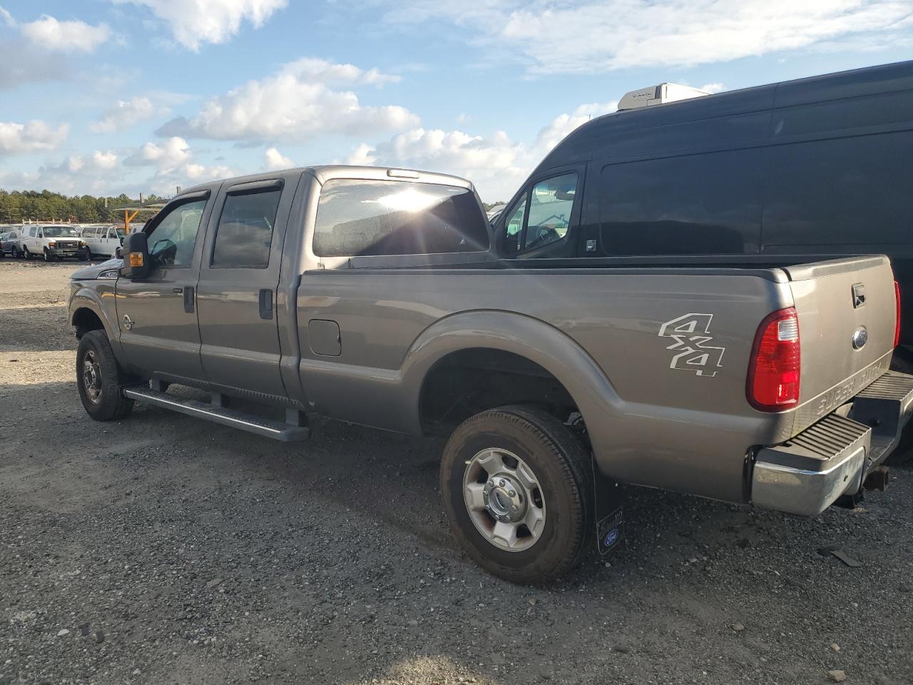 2011 FORD F350 SUPER - Image 2