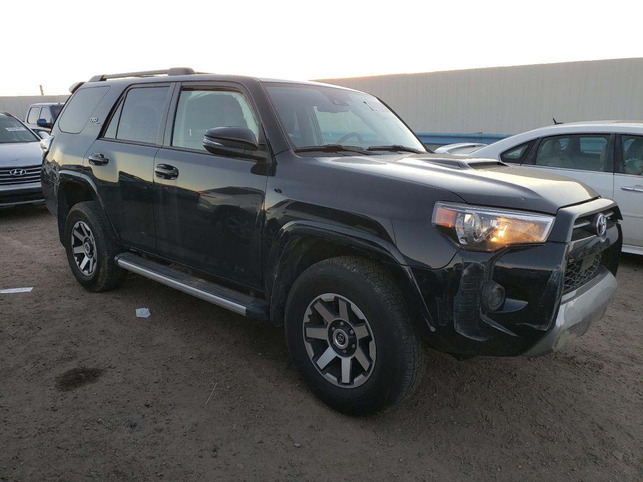 2022 TOYOTA 4RUNNER SR - Image 4