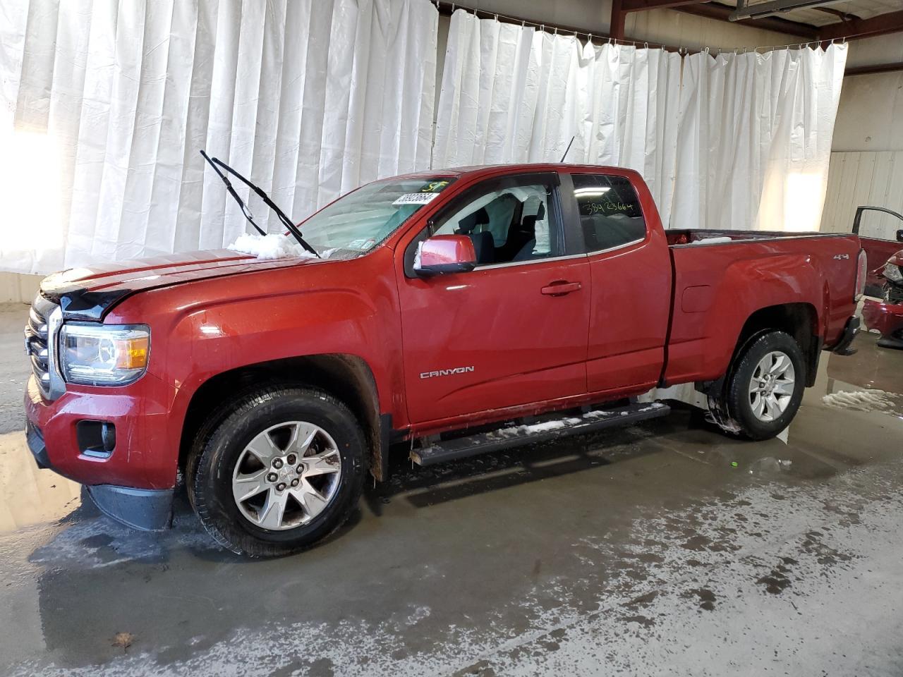 2016 GMC CANYON SLE car image