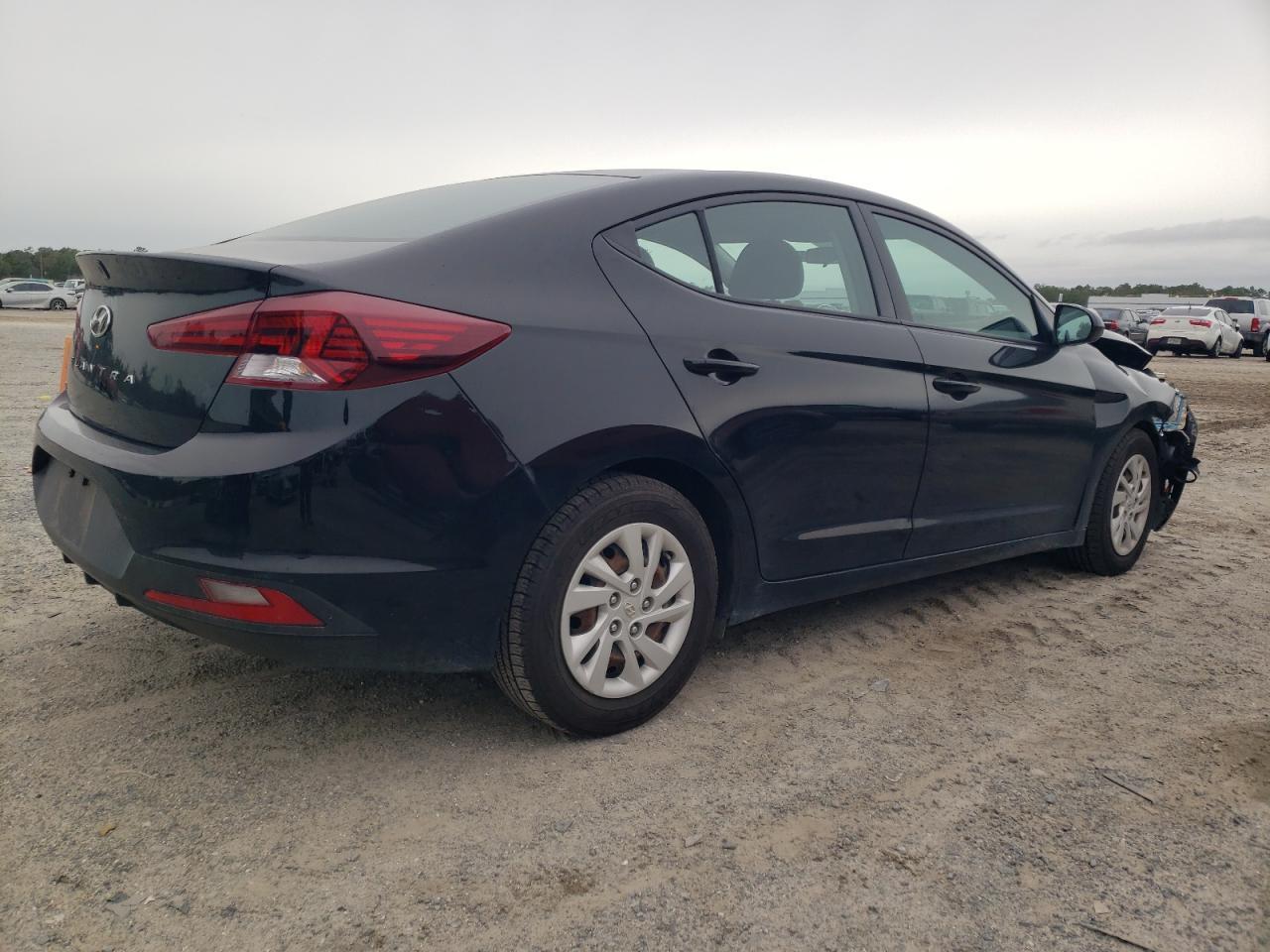 2019 HYUNDAI ELANTRA SE - Фото 3