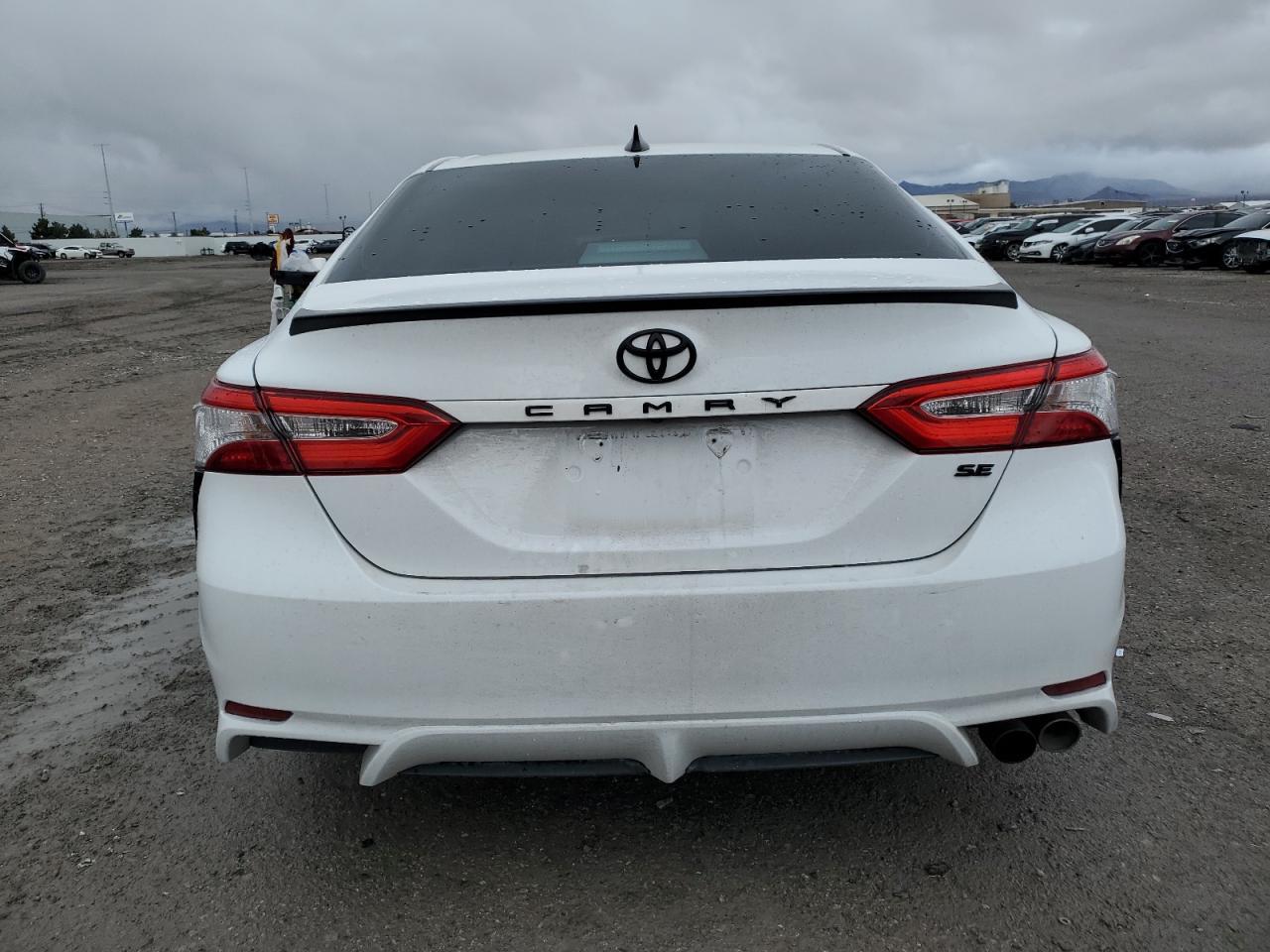 2020 TOYOTA CAMRY SE - Фото 6