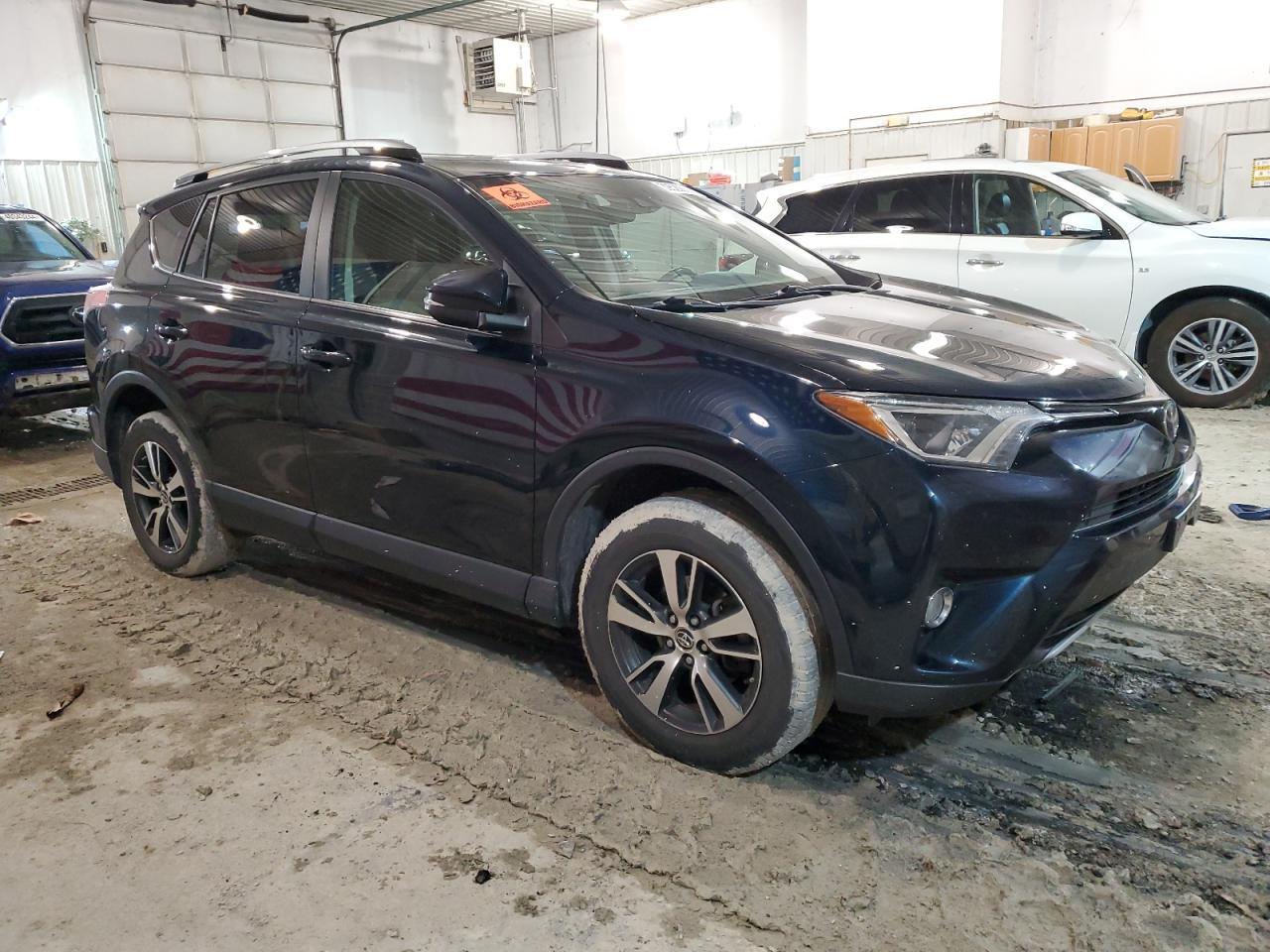 2017 TOYOTA RAV4 XLE - Image 4