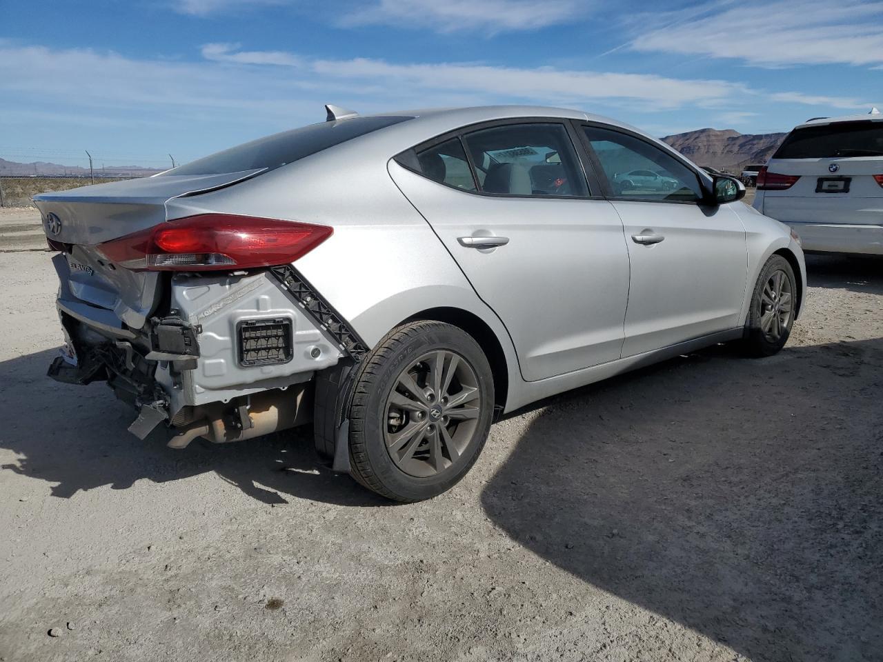 2018 HYUNDAI ELANTRA SE - Фото 3