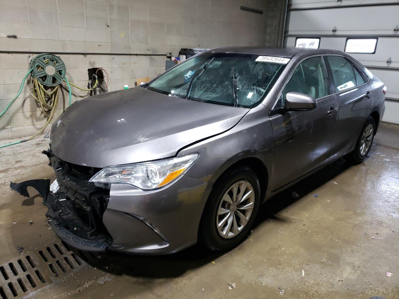 2015 TOYOTA CAMRY LE car image