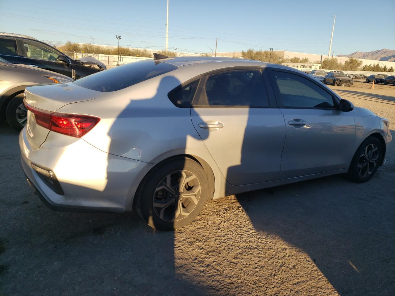 2020 KIA FORTE FE - Фото 3