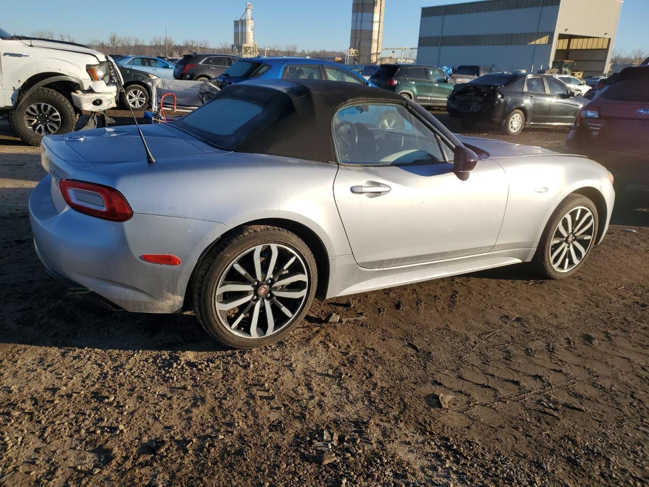 2020 FIAT 124 SPIDER - Image 3
