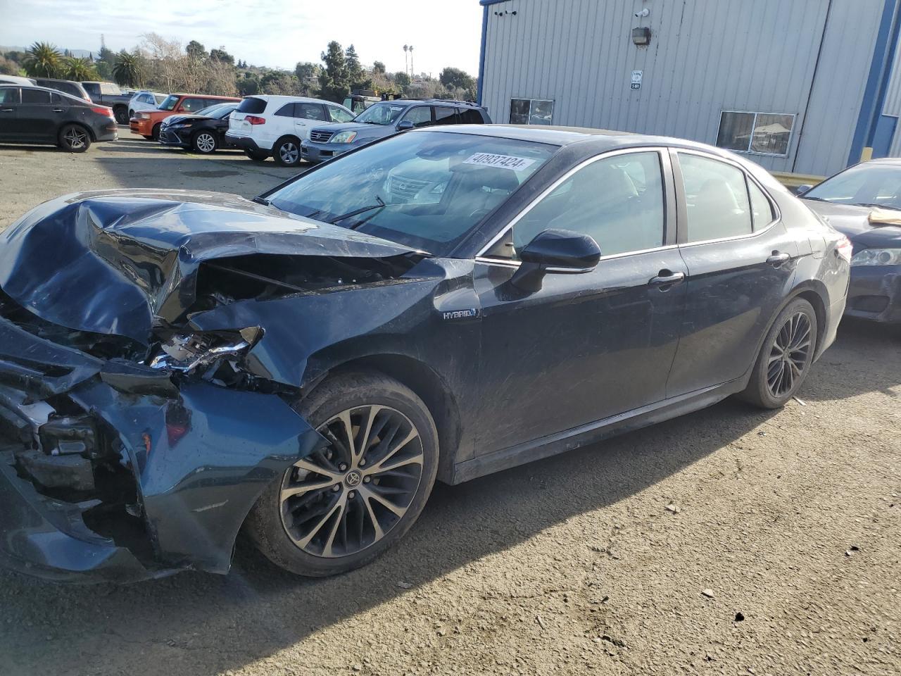 2020 TOYOTA CAMRY SE