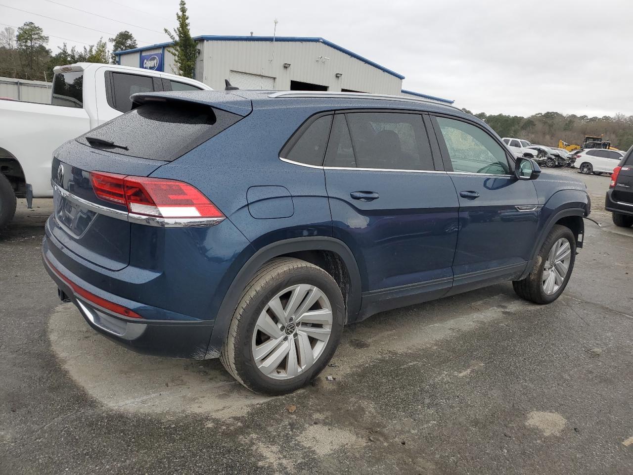 2022 VOLKSWAGEN ATLAS CROS - Image 3