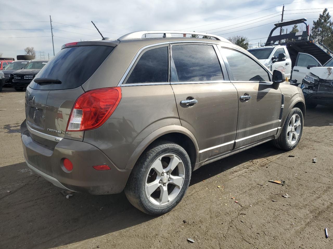 2014 CHEVROLET CAPTIVA LT - Image 3