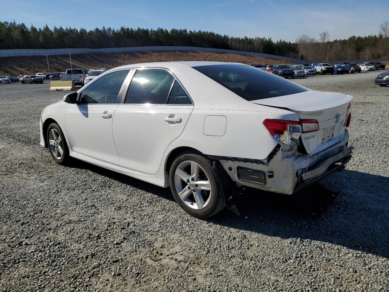 2014 TOYOTA CAMRY L - Фото 2