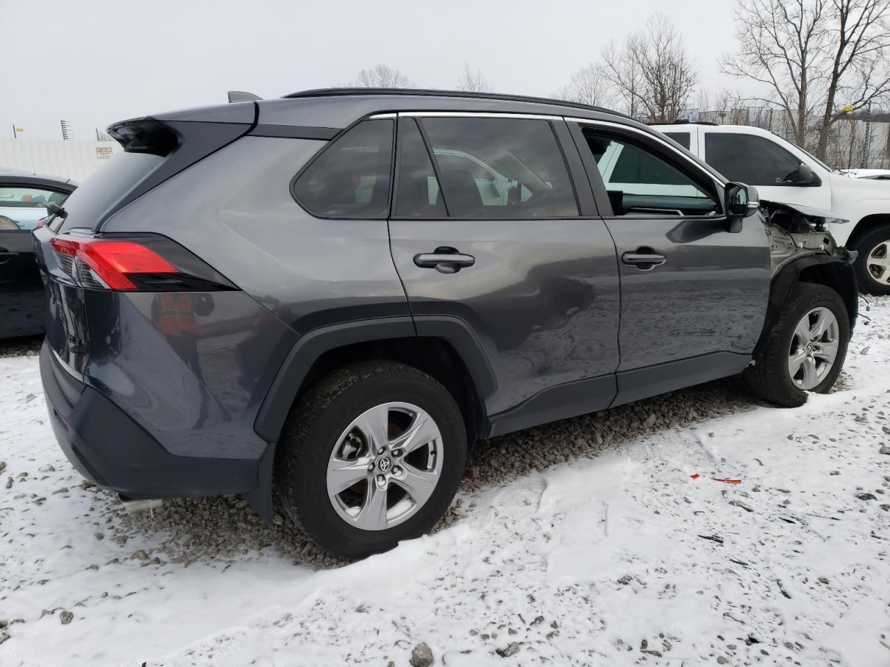 2022 TOYOTA RAV4 XLE - Image 3