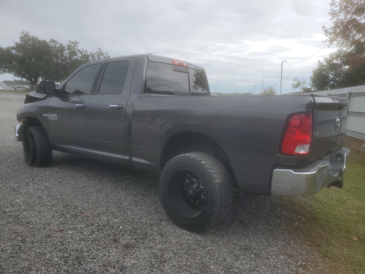 2015 RAM 1500 SLT - Image 2