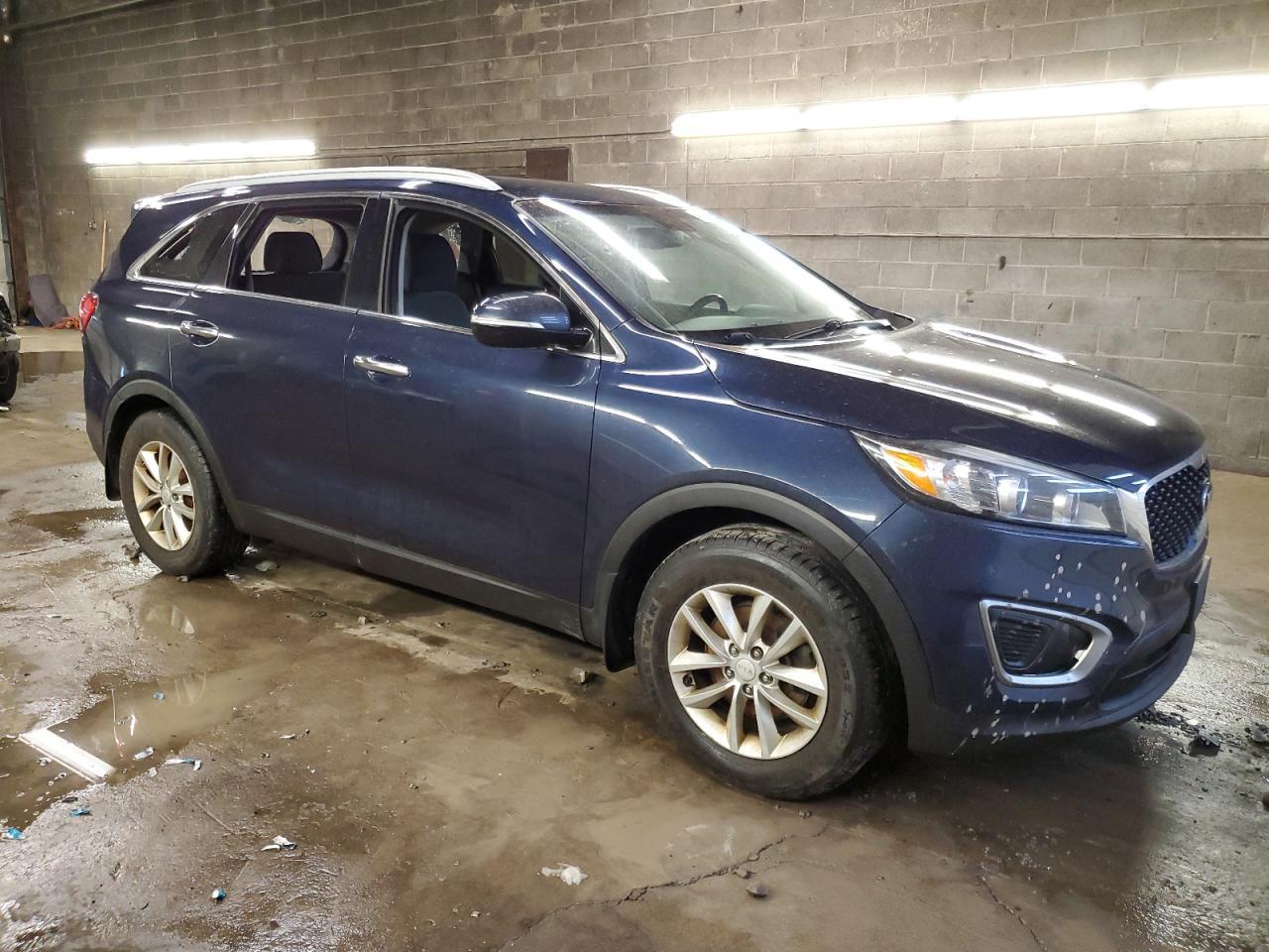 2016 KIA SORENTO LX - Image 4