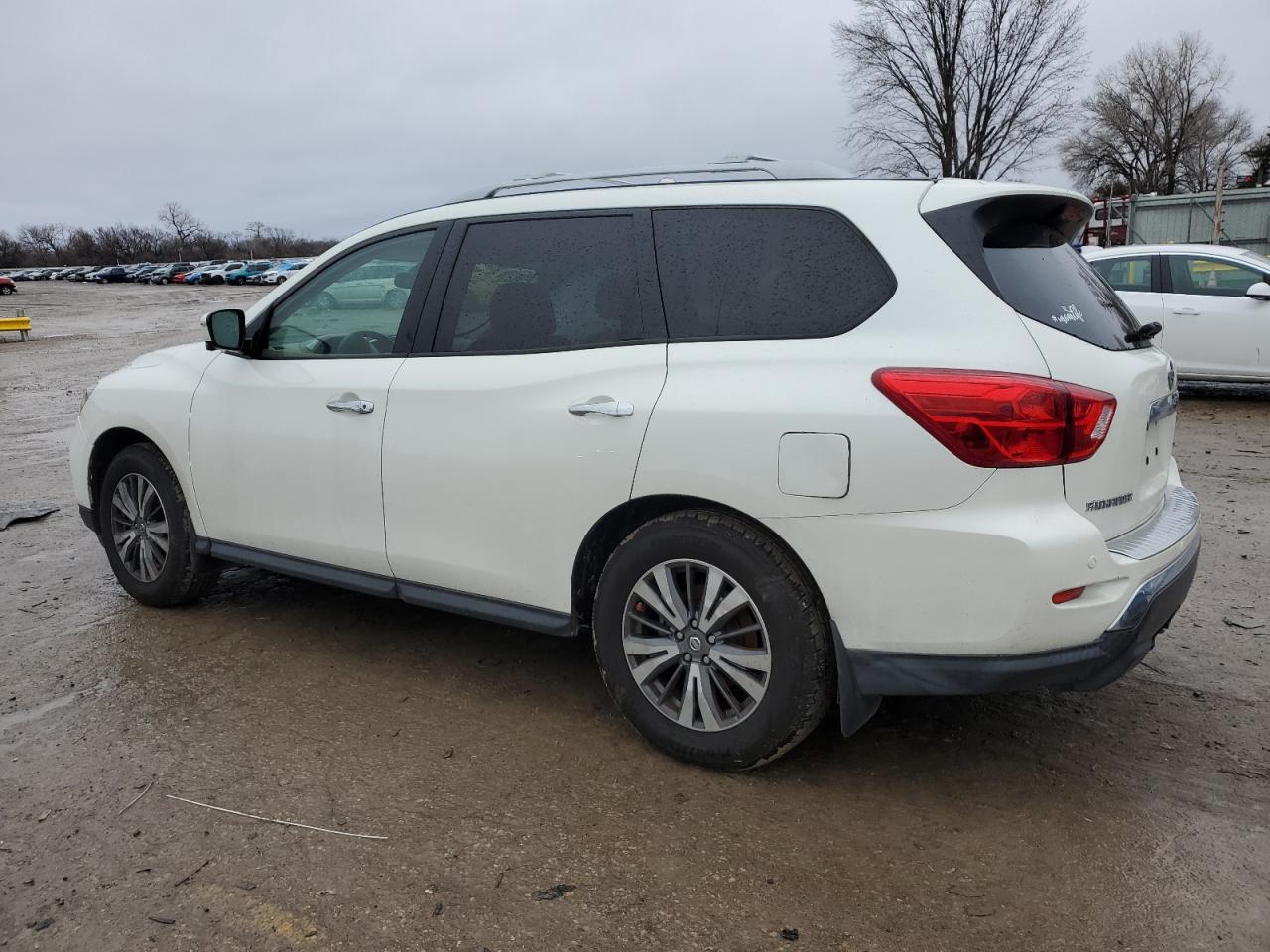 2017 NISSAN PATHFINDER - Фото 2