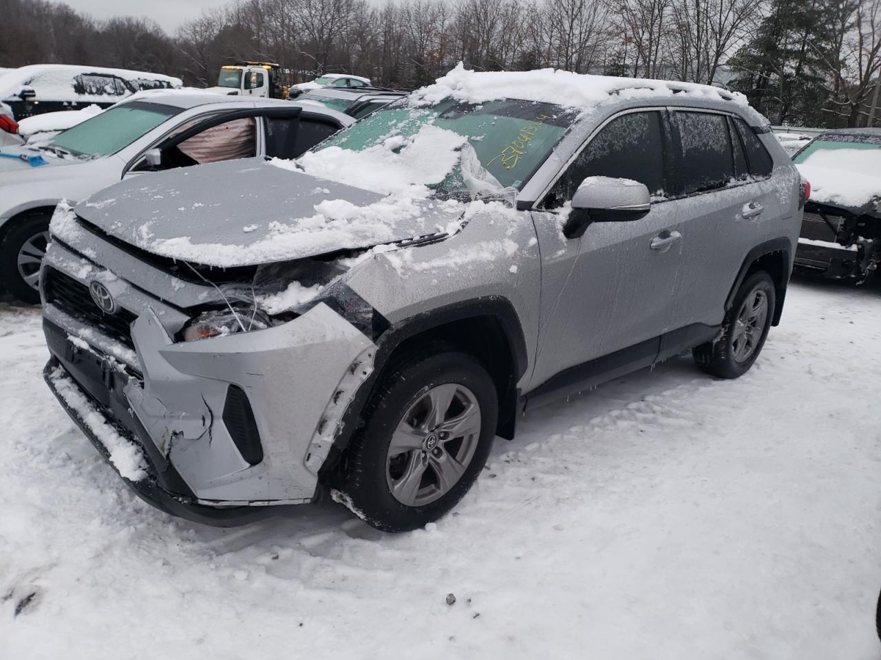 2022 TOYOTA RAV4 XLE