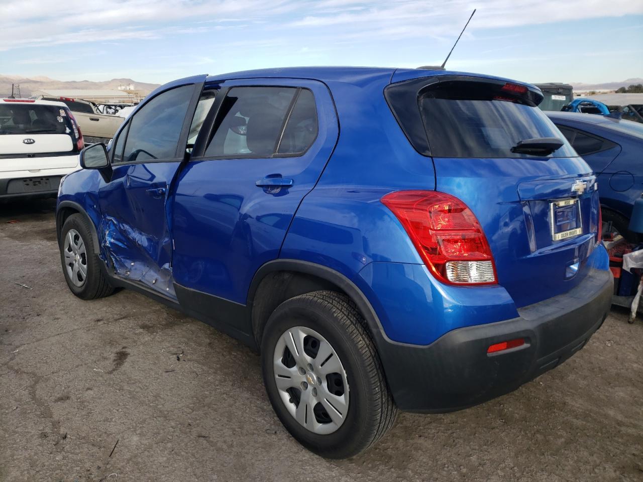 2015 CHEVROLET TRAX LS - Image 2