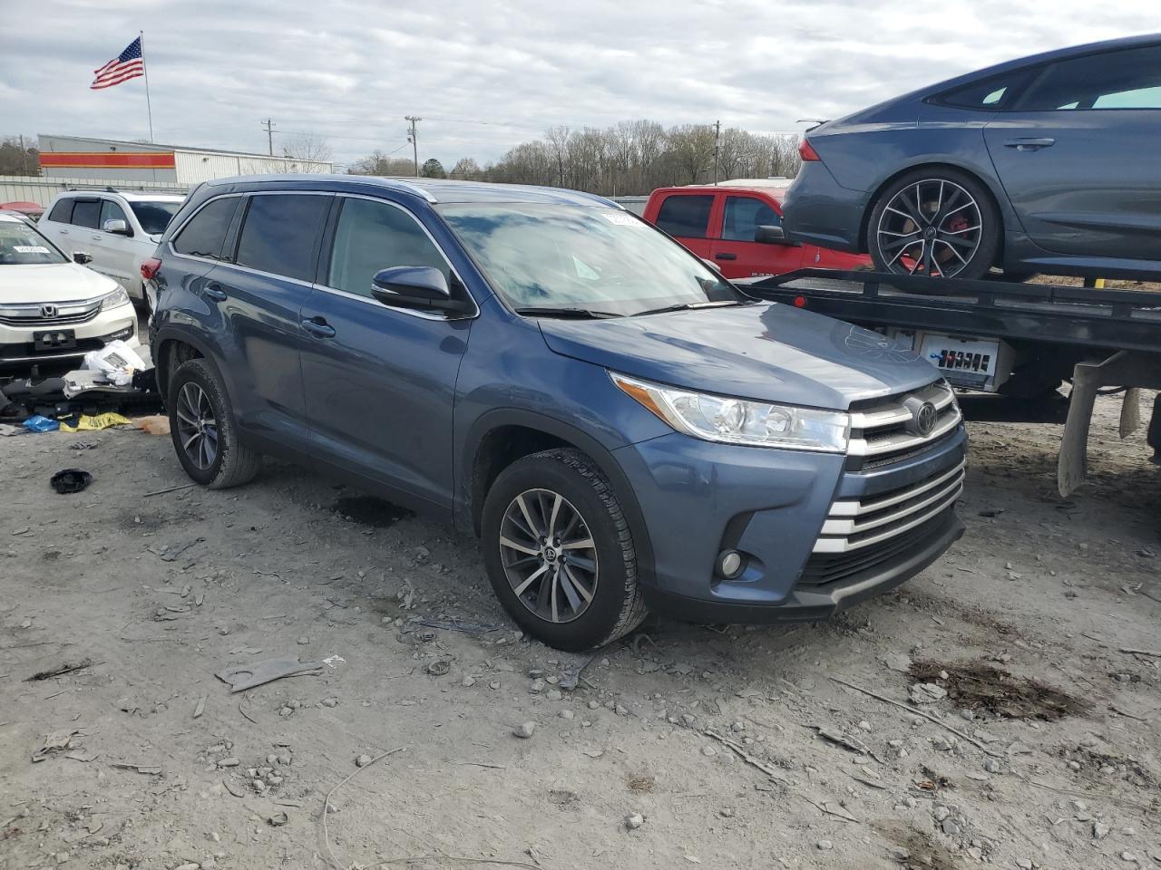 2019 TOYOTA HIGHLANDER - Image 4