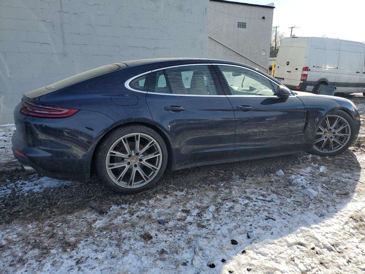 2018 PORSCHE PANAMERA 4 - Фото 3