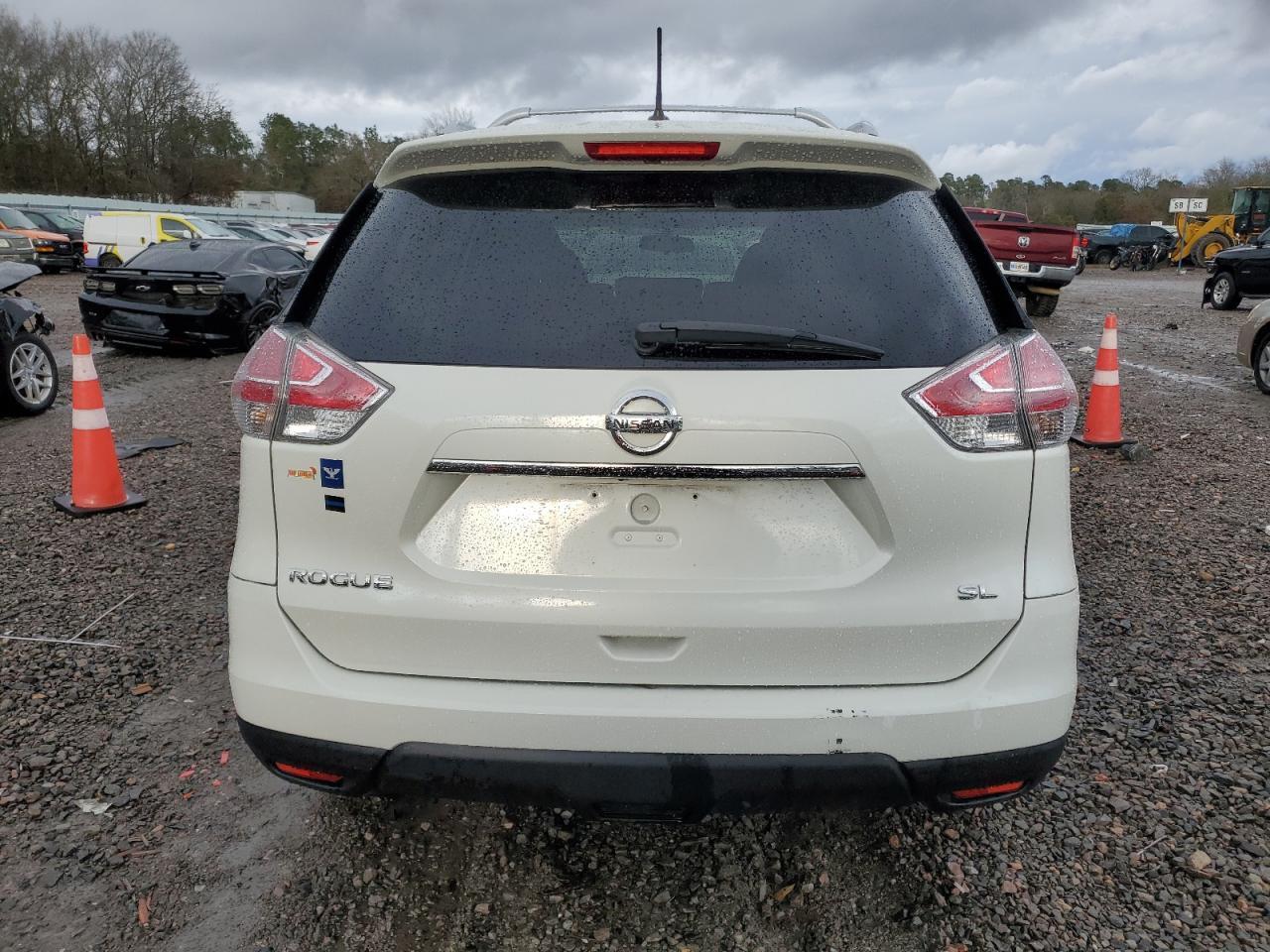 2015 NISSAN ROGUE S - Image 6